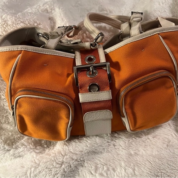 #31027 🔥Hot Pick🔥Prada 💕❤️ Beautiful Preloved Prada shoulder bag - Picture 5 of 16